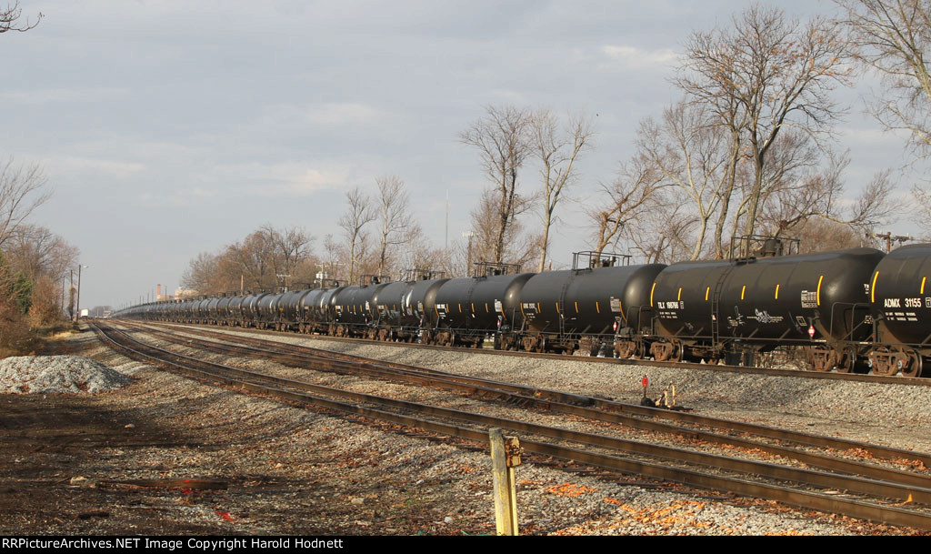 NS train 68K stretches from Pomona tower to the signals at Aycock